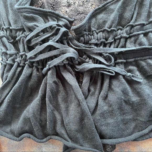 cropped guess sweater - Picture 4 of 9